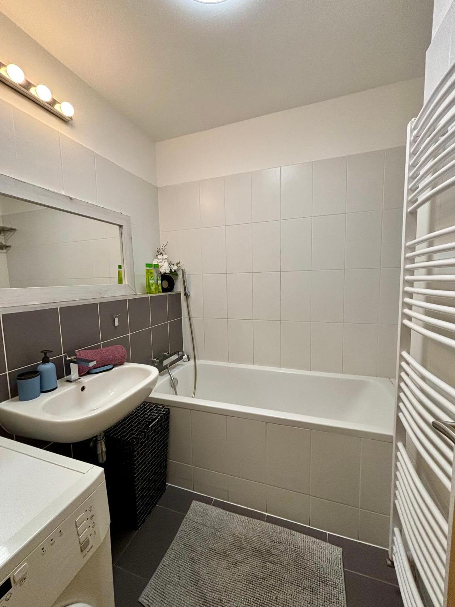 Apartment Three Towers With Beautiful View And Parking! Bratislava